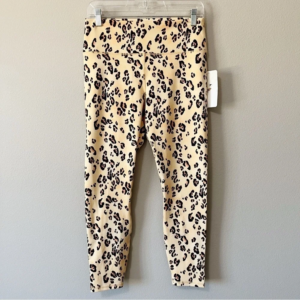 Fabletics Women’s Size Large Leopard Animal Print High Waisted 7/8 Leggings NEW - Picture 4 of 11